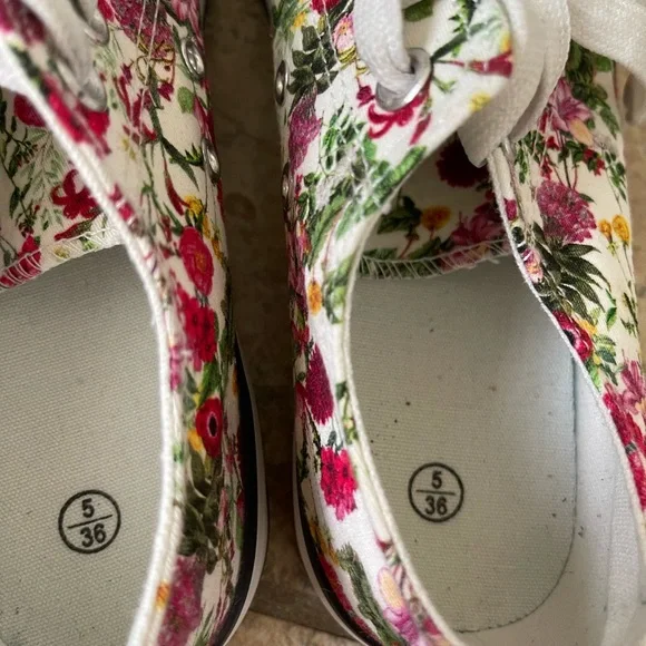 Floral Canvas Sneakers - Picture 3 of 4